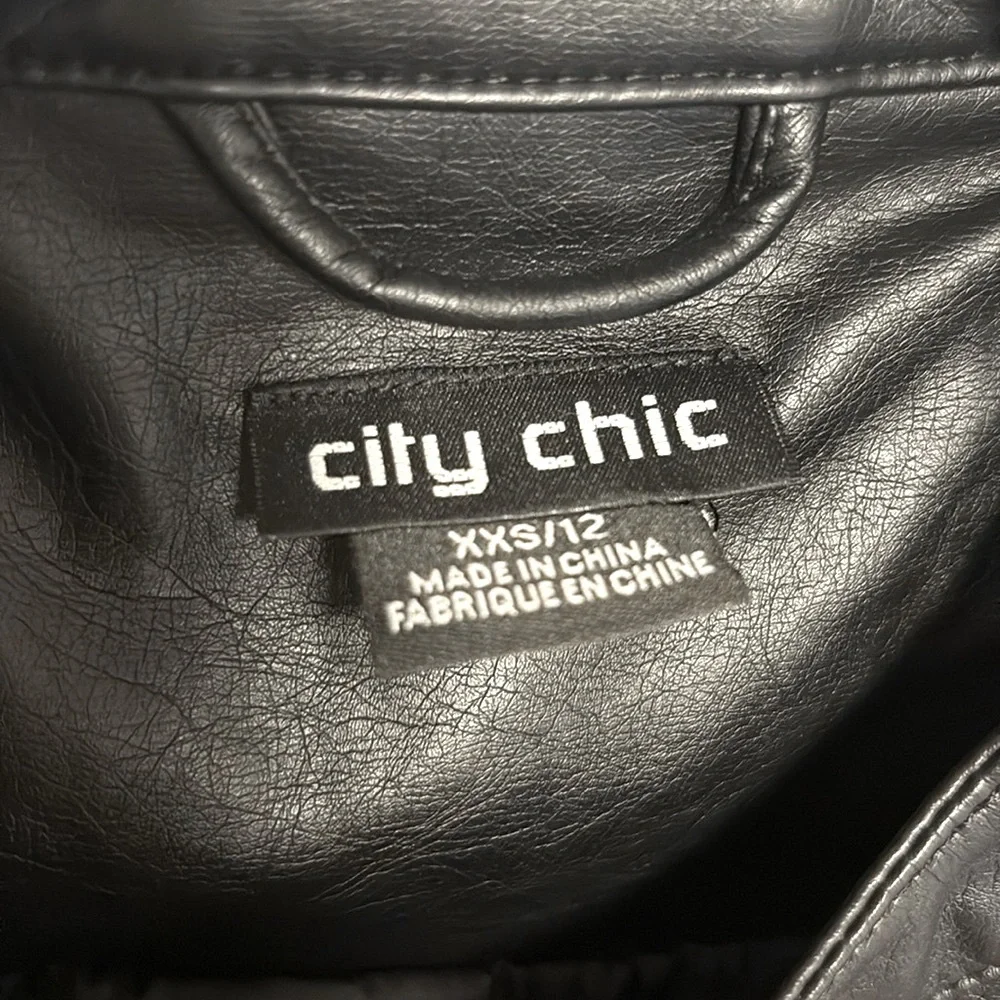 NWT [City Chic] Biker Moto Black w/ Gold Zip-Up Leather Jacket Coat Women’s 12 - Picture 15 of 15